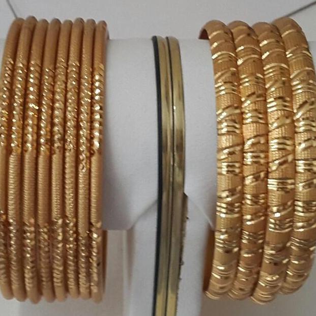 SET%20OF%20TWO%20BANGLES%20FOR%20WOMEN%20-%20Image%202