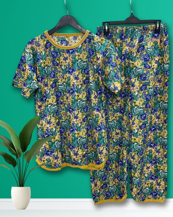 Red%20Smile%20Cute%20Printed%20Design%20Sleep%20Wear%20With%20Full%20Sleeves%20T-Shirt%20and%20Pajama%20-%20Night%20Suit%20For%20Women%20and%20Girls%20(HN-19)%20-%20Image%202