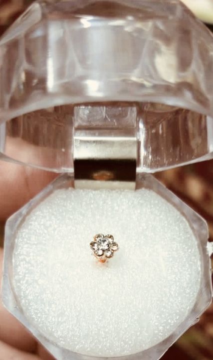 Nose%20Pin%20Diamond%20Stones%20Gold%20Platted%20-%20Image%206