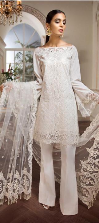 Full%20Lawn%20Suit%20With%20Net%20Dupatta%20-%20Image%203