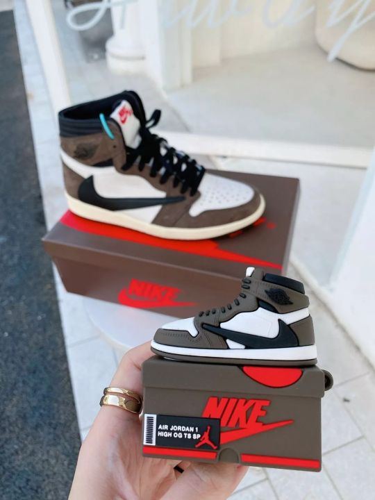 Sneaker%20Airpod%20Pro%20and%20Pro%202%20Case%20Cover%20Silicone%20Airpod%20Pro%20Case%203D%20Protective%20Case%20Cool%20Shoe%20Case%20with%20Keyring%20-%20Image%209