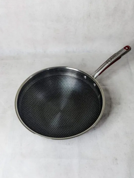 Stainless%20Steel%20Frying%20Pan%20316%20Stainless%20Steel%20Household%20Flat%20Bottom%20Cooking%20Pan%20With%20Steel%20Handle%20Double-sided%20Honeycomb%20Uncoated%20Non-stick%20Pan%20Home%20Kitchen%20Cookware%20(Color%20:%20Black,%20Size%20:%2034cm)%20-%20Image%204