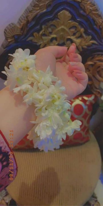 artificial%20gajray%20for%20hand%20artificial%20gajray%20for%20hand%20whiteartifical%20flowers%20kangan%20for%20wedding%20Jewellery%20Reuseable%20White%20with%20Red%20Flower%20Artificial%20Hand%20Gajra%20/%20Bangles%20artificial%20kangan%20for%20girls%202%20pic%20-%20Image%203