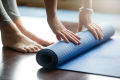 Yoga mat, anti tear anti slip exercise mat, non slip eco friendly 6mm high density thick yoga mat for home and gym pilates and workouts, multipurpose multifunction yoga mat for men and women with carrier strap. 
