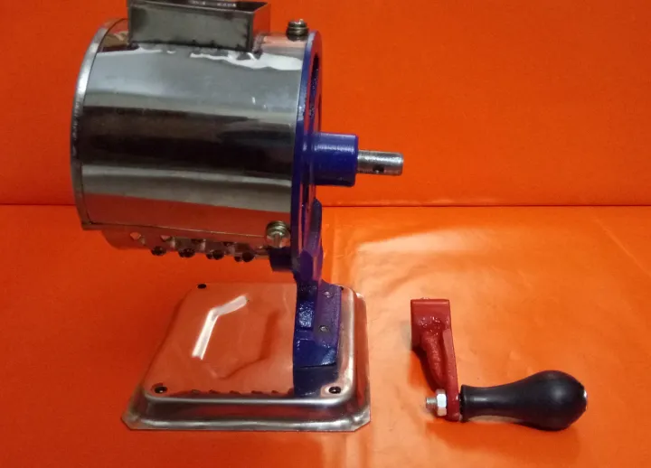 Stainless%20Steel%20Manual%20Grater%20Machine%20Pizza%20Carrot%20Cheese%20Saag%20Onion%20Garlic%20Coffee%20Chilly%20Cucumber%20Kadu%20Kash%20-%20Image%207