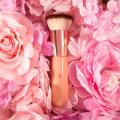DUcare Foundation Brush for Makeup, Flat Top Kabuki Professional Makeup Brush - Pink. 