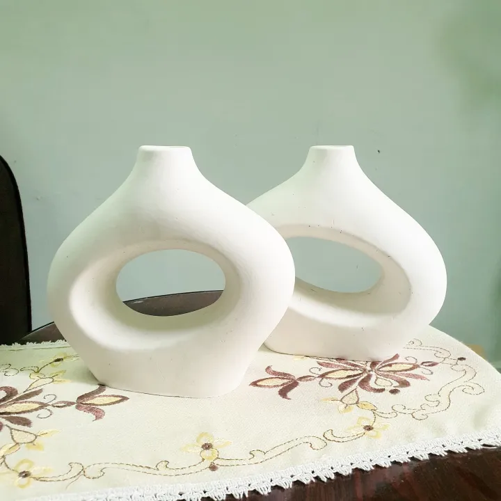 Donut%20Vase%202Pcs%20%20Set%20-%20Home%20Decoration%20Items%20-%20Home%20Decor-%20Vases%20-%20Flower%20Vase%20-%20Room%20Decoration%20-%20JangoMango%20Store%20-%20Image%202