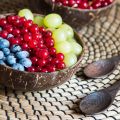 Coconut Bowls and Wooden Spoons for Serving Noodle,Pasta,Smoothie,Porridge,Handicraft Decoration Coconut Shell Bowl. 