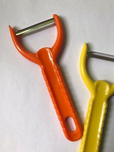 Imported Quality 2 in 1 Julienne Peeler Vegetable Cutter, Slicer Carrot Potato Grater Cutter Grinder Kitchen Gadget Tools