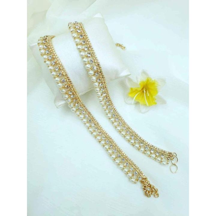 Pearl payal for her fashionable design New look