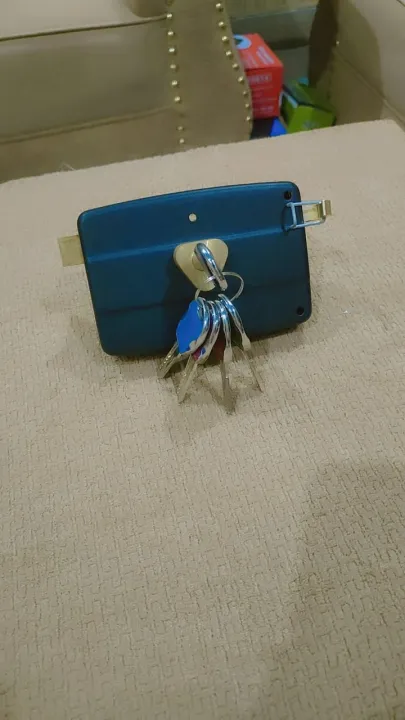 surface-mounted%20rim%20lock%20-%20Image%202