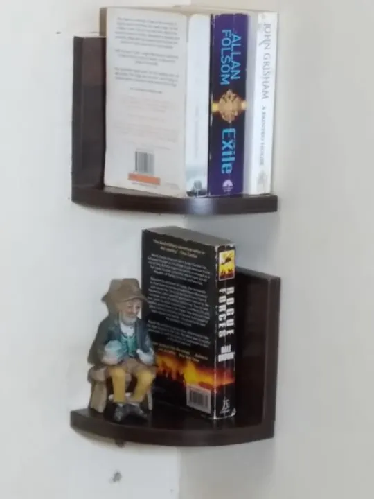 2%20PIECE%20ANGLE%20WALL%20HANGING%20SHELF%20(6%20X%206%20X%209%20INCHES)%20DARK%20BROWN%20-%20Image%202