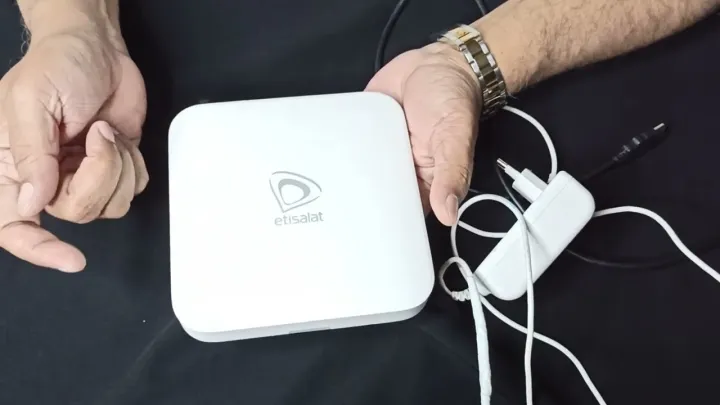 Etisalat%20Android%20Box%20%7C%20Etisalat%20Android%20TV%20Box%20DWI259S%20With%20Original%20remote%20-%20Image%208