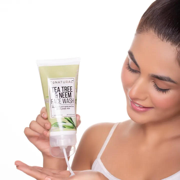 Conatural%20Tea%20Tree%20&%20Neem%20Face%20Wash%20-%20Image%205