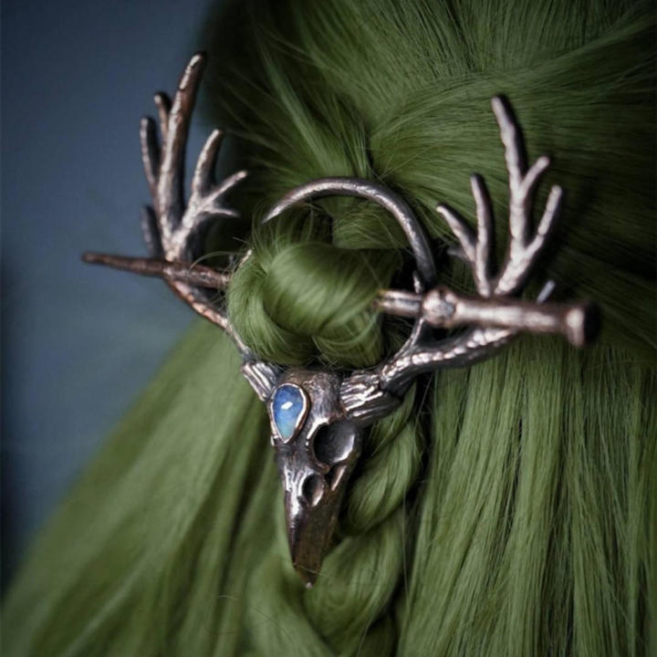 Millennium Gothic hairpin Statement piece Gothic-inspired Retro-styled Retro hair accessories Fashionable Gothic-inspired
