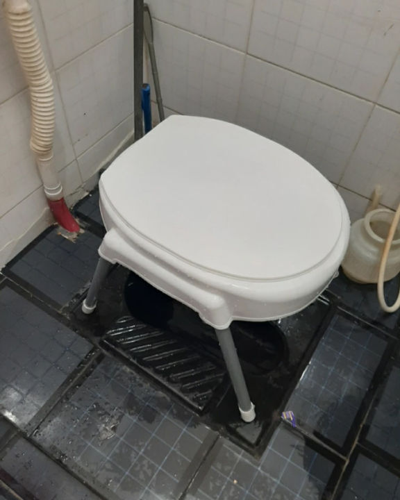 Commode%20Chair%20For%20Toilet%20in%20Very%20Strong%20Quality%20-%20Image%204