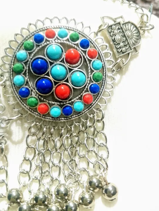 Premium%20Quality%20Matha%20Patti%20Afghan%20Tribal%20Style%20Head%20Jewelry%20%E2%80%93%20Multicolor%20Stones%20%E2%80%93%20Golden%20&%20Silver%20Options%20-%20Traditional%20Jewelry%20-%20Image%206