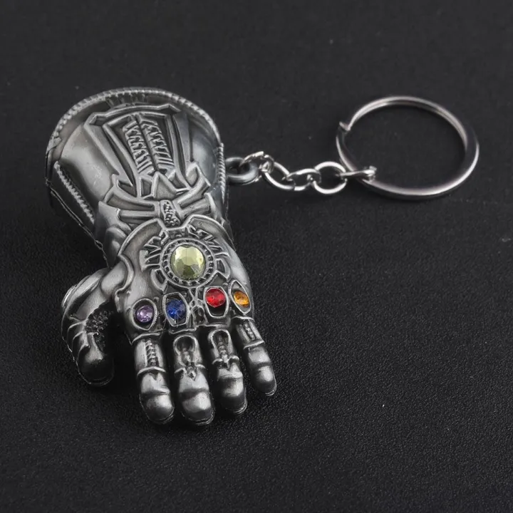 Thanos%20Infinity%20Gauntlet%20Metal%20Keychain%20-%20Avengers%20Infinity%20War%20Original%20Marvel%20Merchandise%20-%20Image%203