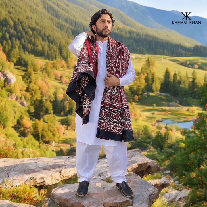Pure%20Cotton%20Sindhi%20Ajrak%20Shawl%20For%20Men%20Black%20-%20Maroon%20-%20Blue%20-%20Image%205