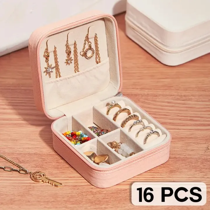 Rings,%20Earrings%20&%20Bracelets%20Jewellery%20Holder%20%E2%80%93%20Lightweight%20Jewelry%20Organizer%20Compact%20Pink%20Jewelry%20Storage%20Box%20%E2%80%93%20Keeps%20Jewelry%20Safe%20Portable%20Organizer%20-%20Image%203