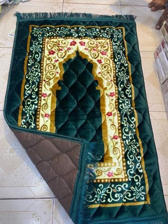 Luxury Velvet Prayer Mat Janamaz  Soft Padded Musalla for Namaz  Traditional Floral Design Islamic Gift for Adults/Kids (Maroon)