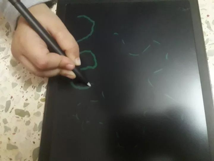 LCD%20Writing%20Pad%20for%20Kids,%20High%20Quality,%20Battery%20replacement%20option%20-%20Image%202