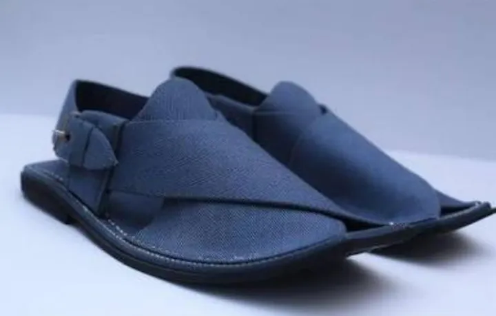 Black%20Narozi%20Leather%20Peshawari%20Chappal%20For%20Men%20-%20Image%202