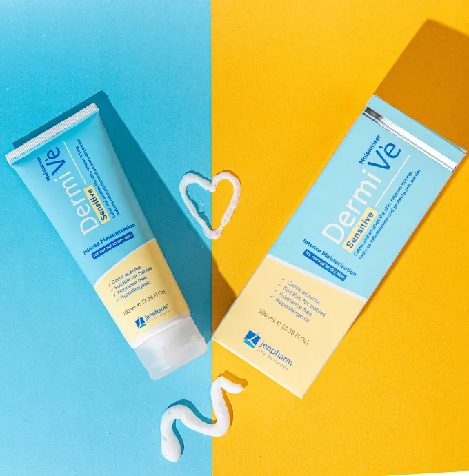 Jenpharm%20-%20Dermive%20Sensitive%20Moisturizer%20100ml%20-%20Fragrance%20Free%20-%20Calms%20Eczema%20-%20Suitable%20For%20Babies%20-%20Hypoallergenic%20-%20Intense%20Moisturization%20-%20Relives%20Itching%20-%20100%25%20Original%20-%20Best%20Moisturizer%20in%20Pakistan%20-%20Image%204