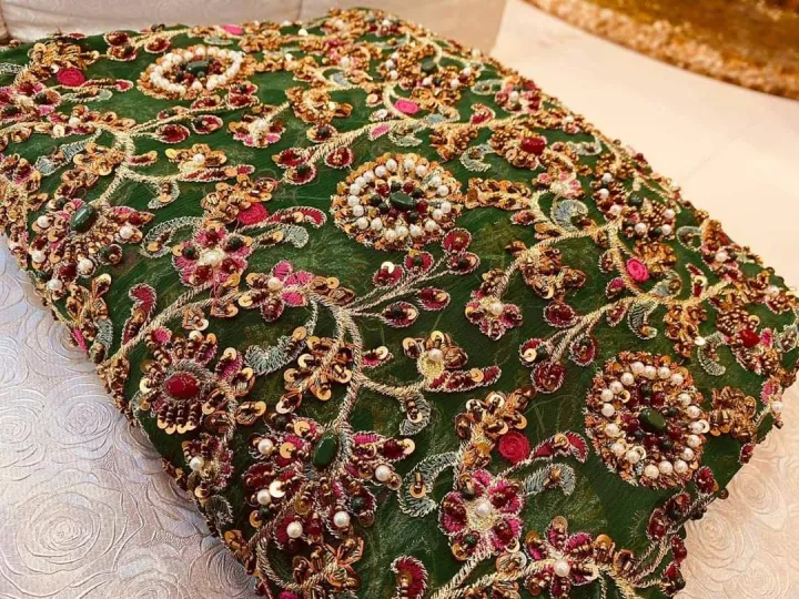 MUGHAL%20E%20AZAM%20Luxury%20Chiffon%20Collection%202%20piece%20Shirt%20&%20Dupatta%20Fabric%20Pure%20soft%20Chiffon%20SWAROVSKI%20CRYSTALS%20&%20BEADS%20COMPLETE%20HANDMADE%20WORK%20-%20Image%205