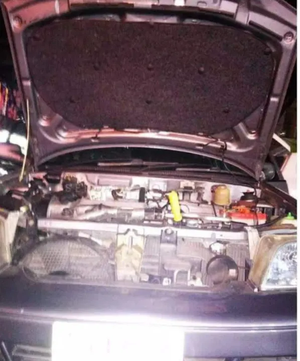 Bonnet%20Insulator%20With%20Clips%20For%20Suzuki%20Mehran%20All%20Models%20Heat%20Proof%20Sound%20Proof%20Bonnet%20Namda%20Plug%20And%20Play%20-%20Image%202