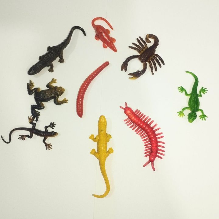 Realistic%20Mini%20Bug%20Toys%20for%20Kids%20%E2%80%93%20Plastic%20Insect%20Figurines,%20Garden%20Party%20Decorations,%20Halloween%20Goody%20Bag%20Filler,%20Christmas%20Stocking%20Stuffers,%20Cake%20Toppers%20-%20Image%203