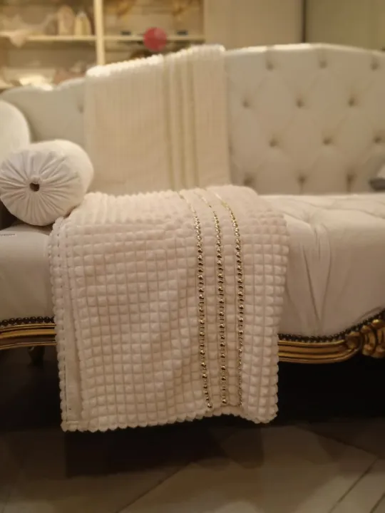 White%20Sofa%20Throw%20-%20Image%202