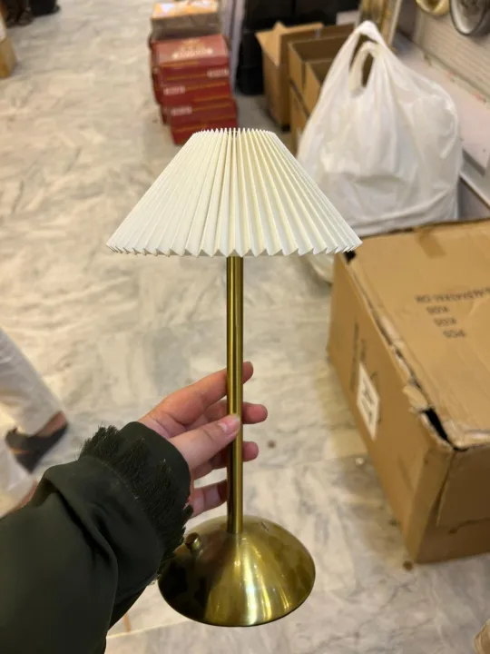 Portable%20LED%20Table%20Lamp%20%20Touch%20Sensor%20with%203%20Color%20Modes%20&%203%20Brightness%20Levels%20%20Rechargeable%20Metal%20Desk,%20Bedside%20&%20Dining%20Room%20Light%20-%20Image%207