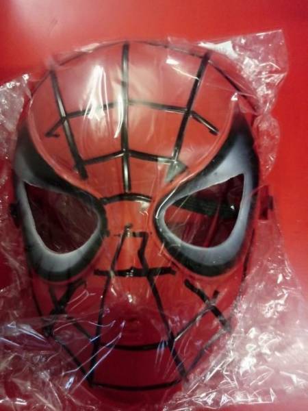 Marvel%20Spiderman%20Kids'%20Plastic%20Mask-Spider-Man%20Classic%20Plastic%20Costume%20Mask%20-%20Image%205