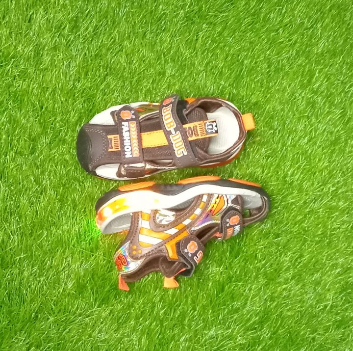 Most%20elegant%20shoes%20for%20toddlers%20in%20unique%20styles%20and%20colors%20are%20lightweight%20and%20flexible.%20-%20Image%208