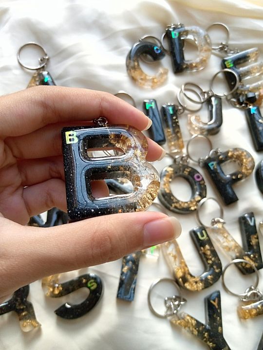 Customize%20Alphabet%20keychain%20%7C%20Resin%20keychains%20%7C%20Keychain%20for%20girls%20%7C%20Keychain%20for%20boys%20%7C%20Keychain%20for%20bags%20%7C%20Black%20Gold%20Theme%20-%20Image%206
