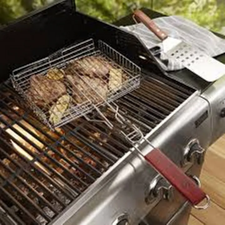 Top%20Selling%20BBQ%20Barbecue%20Grill%20Basket%20Premium%20Stainless%20Steel%20Wooden%20Handle%20Wire%20Net%20For%20outdoor%20Cooking%20-%20Image%208