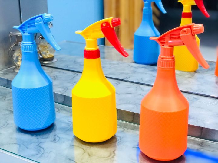 Bottle-Spray%20Bottle%20800%20ml/Empty%20Plastic%20Spray%20Bottles%20-%20Spray%20Bottle%20for%20Hair%20-%20Multi%20Purpose%20Use%20Durable%20BPA%20Free%20Material%20-%20Plant%20Mister%20Spray%20Bottle%20for%20Hair,%20Plants,%20Pets,%20Cooking%20-%20Adjustable%20Fine%20Mist%20to%20Stream%20Random%20Colors%20-%20Image%203