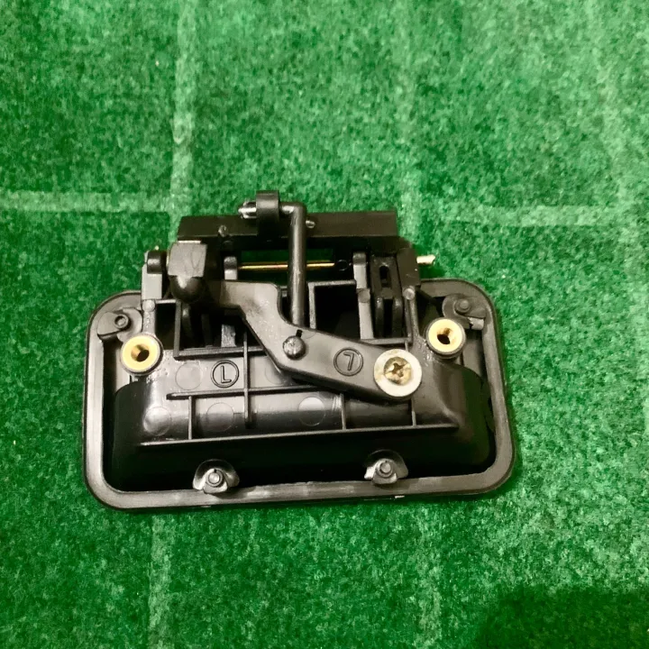 Pack%20of%201%20Suzuki%20Cultus%20Outer%20Handle%20Door%20Opener%20Handle%202000-2016%20-%20Image%204