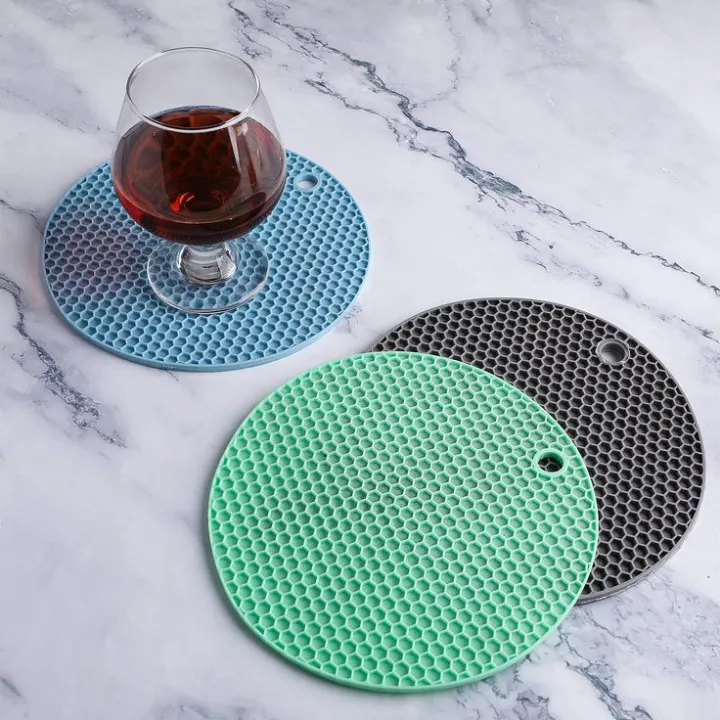 Silicone%20Trivet%20Mat%20%E2%80%93%20Non-Slip%20Pot%20Holder%20%7C%20Round%20Heat%20Resistant%20Silicone%20Mat%20for%20Kitchen%20Dishes%20%7C%20Multi-Function%20Hot%20Pad%20-%20Image%208