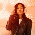 happy plugs-Pink gold Wireless head phone. 