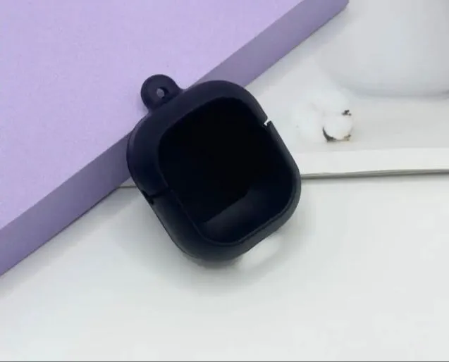 Air31%20Wireless%20Earbuds%20high%20quality%20silicone%20case/cover%20360%20protection%20with%20metal%20hook%20-%20high%20quality%20simple%20soft%20case%20easy%20to%20carry%20-%20protection%20from%20scratches%20-%20Image%206