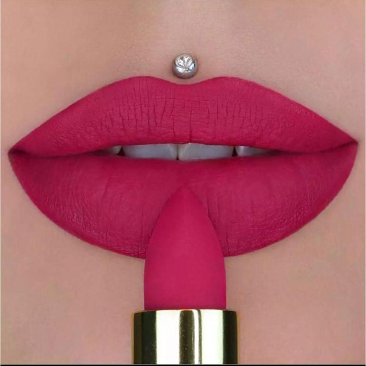 Matte%20Pink%20Lipstick%20-%20Image%202
