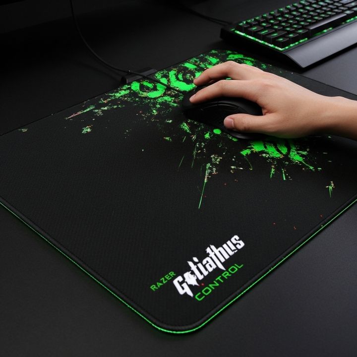 Razer%20Goliathus%20Control%20Gaming%20Mouse%20Pad%20Small%20%7C%20245x320x4mm%20%7C%20Anti-Fray%20Stitched%20Frame%20%7C%20Textured%20Speed-Control%20Surface%20-%20Image%203