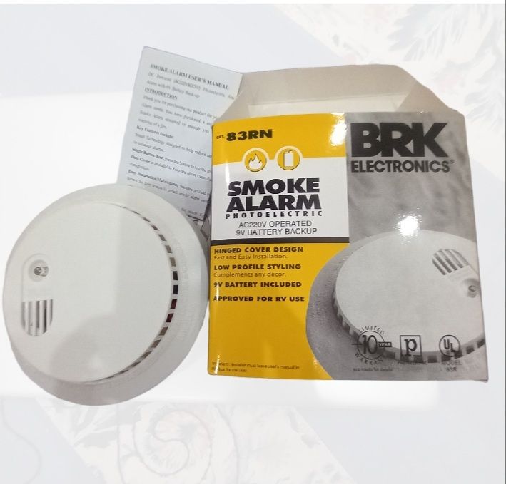 BRK Smoke Alarm 220V / 9v Battery Included  Photoelectric Smoke Detector Both AC and DC