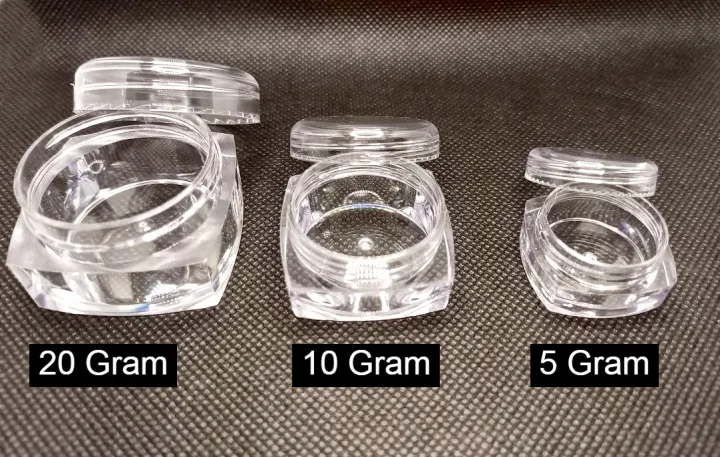 Pack%20of%2012%20Cosmetic%20Empty%20Jar%20(5gm)%20with%20Acrylic%20Box%20/%20Empty%20Plastic%20Containers%20for%20Makeup%20Cosmetic%20Travel%20Container%20/%20Refillable%20Face%20Cream%20Jar%20-%20Image%205