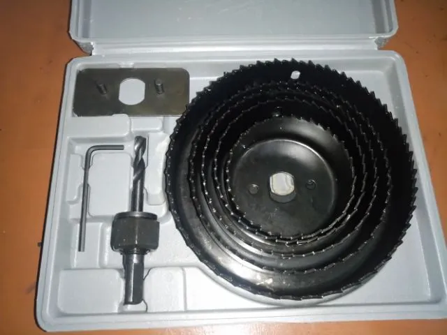 8%20Pcs%20Hole%20Saw%20Kit%20with%20Carrying%20Case%20-%20Drill%20Bit%20Kit%20Set%20-%20Image%202