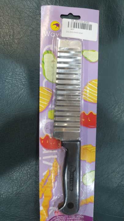 Zig%20Zag%20%20Potato%20knife,%20Stainless%20Steel%20Crinkle%20Fries%20Cutter%20Knife%20%E2%80%93%20Multifunctional%20Wavy%20Potato%20&%20Vegetable%20Slicer%20with%20Serrated%20Zig%20Zag%20Blade%20%E2%80%93%20High-Quality%20Kitchen%20Tool%20-%20Image%208