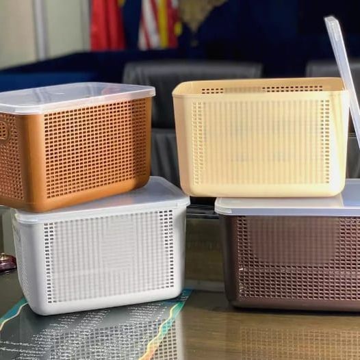 Premium%20Quality%20Plastic%20Storage%20Basket%20with%20Lid/Cover%20-%20Durable%20Open%20Storage%20Organizer%20Bins%20for%20Kitchen,%20Bathroom,%20Bedroom,%20Living%20Room%20-%20Mesh%20Pattern%20Design%20Multipurpose%20Home/Office%20Accessories%20Organizer%20Box%20-%20Large%20-%208L%20Capacity%20-%20Image%202