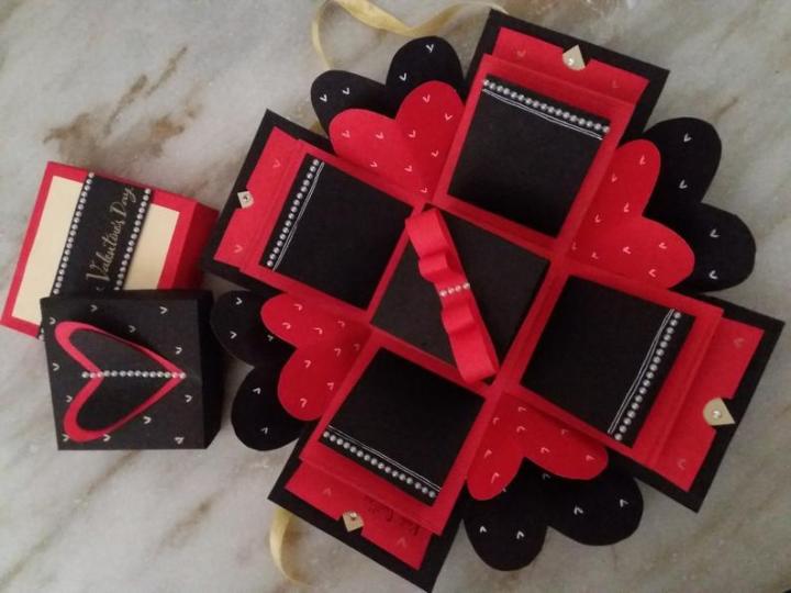 Red%20and%20Black%20themed%20Gift%20box%20/best%20friend%20gift,birthday/valentines%20day/anniversary/wedding%20-%20Image%202